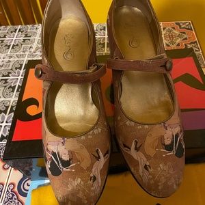 Icon shoes